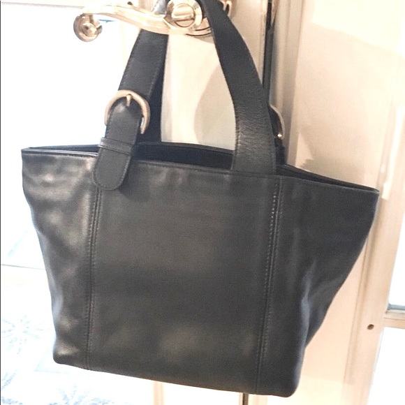 Coach Handbags - 🐜Vintage Coach Black Waverly Satchel